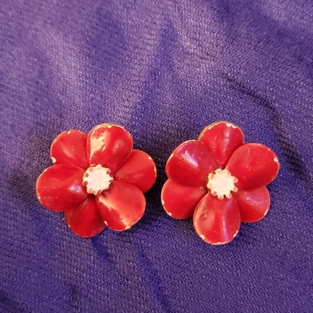 Vintage Red Flower Clip on Earrings